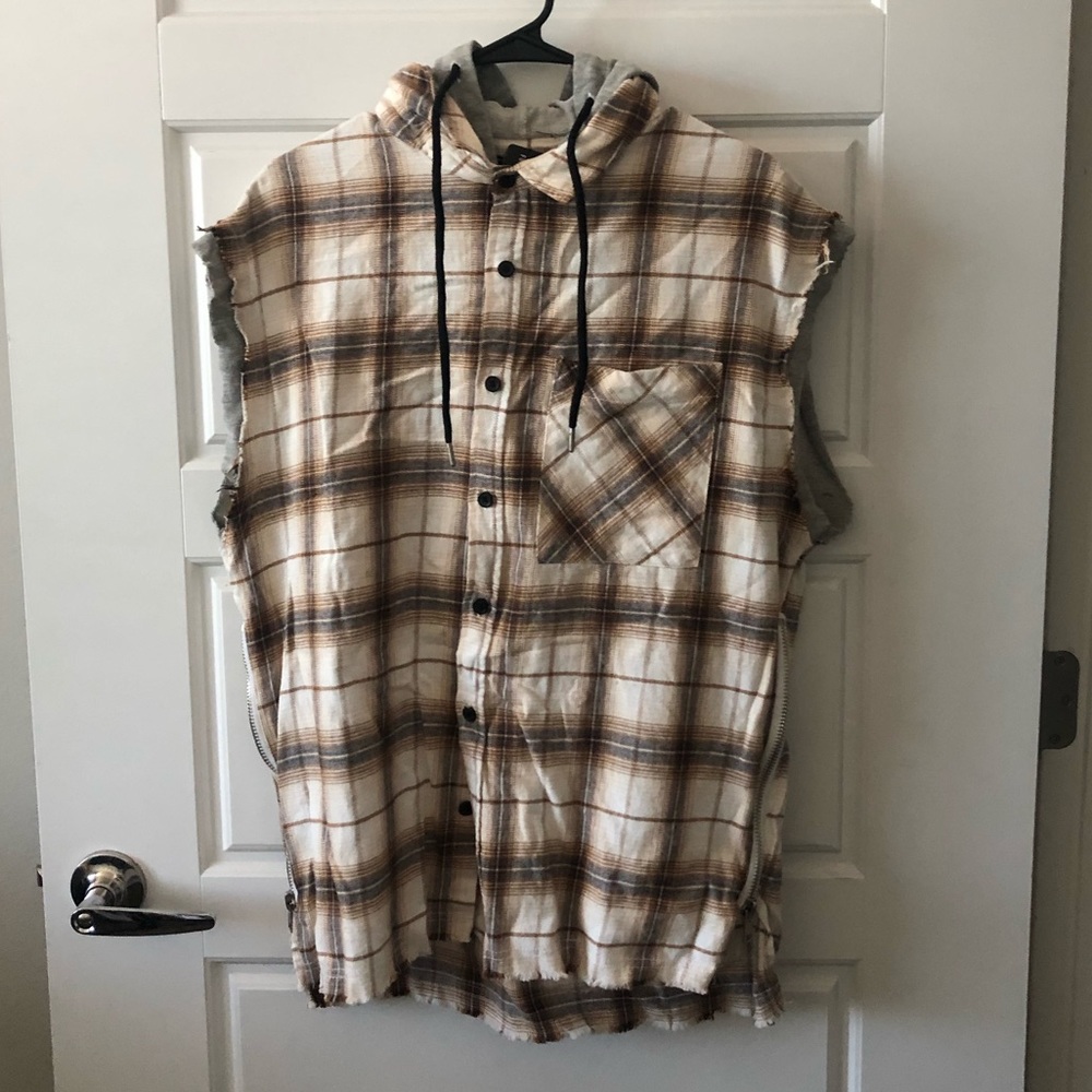 Men’s plaid sleeveless shirt w/hood